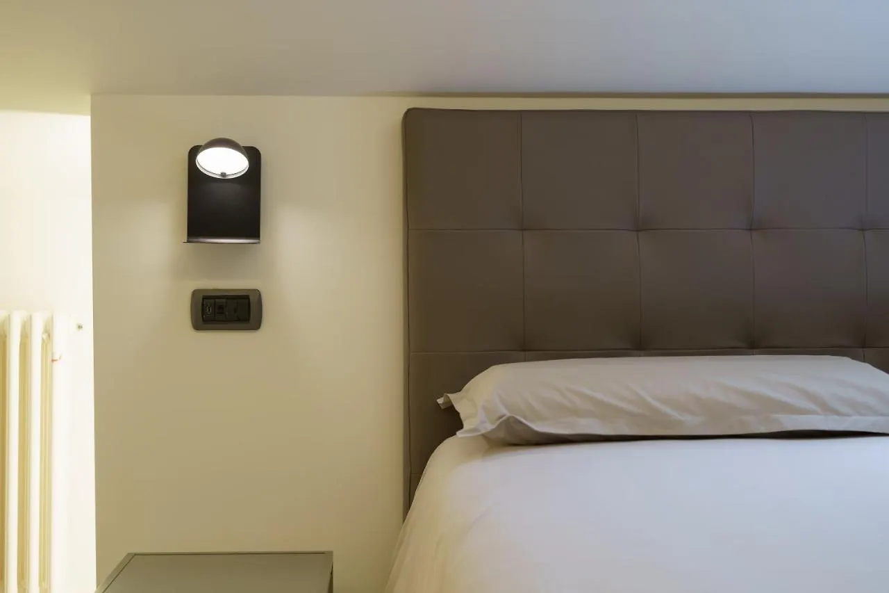 Caffetteria Luca Suite&Rooms Bronte 0*,  Italia